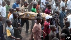 Une scène qui ressemble à une danse du cadavre