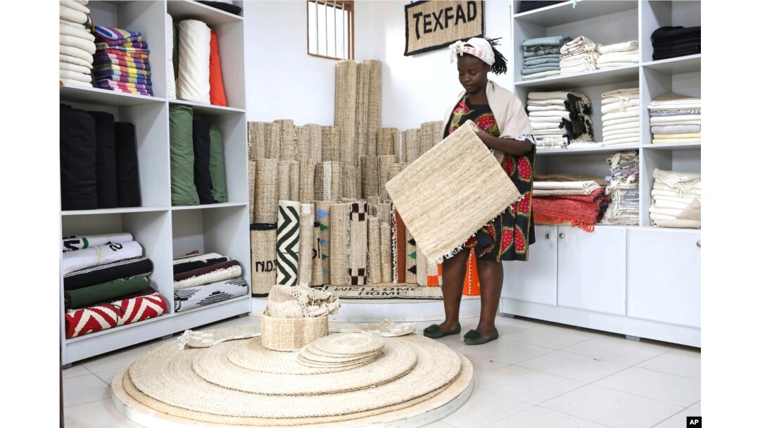 Ugandan Company Turns Banana Waste Into Handicrafts