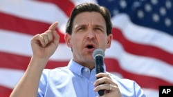 El candidato a la nominación republicana a la Casa Blanca y gobernador de Florida, Ron DeSantis, durante un acto en Corley Ranch, Gardnerville, Nevada, el 17 de junio de 2023.