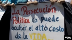 En Venezuela pese al endurecimiento de las medidas de represión, los manifestantes se expresan.