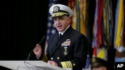 دریادار چارلز ریچارد، فرمانده تازه فرماندهی استراتژیک ایالات متحده، در یک سخنرانی در نبراسکا. آرشیو، ۱۸ نوامبر ۲۰۱۹