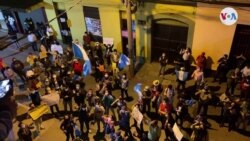 Manifestantes respaldan a exfiscal