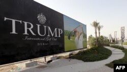 Papan reklame Trump International Golf Club Dubai di Uni Emirat Arab. (Foto: Dok)