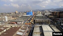 Une vue générale sur le marché d'Addis Abeba le 11 septembre 2015.