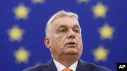 Perdana Menteri Hungaria dan Presiden Dewan Uni Eropa Viktor Orban berpidato di Strasbourg, Prancis, 9 Oktober 2024. (Foto: AP)