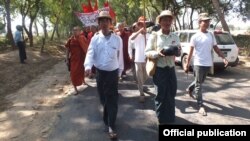 Kyaw Ko Ko, head of the All Burma Federation of Student Unions (ABFSU) (Left)