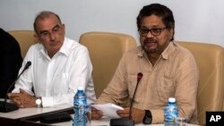 El Gobierno de Colombia y las FARC firmaron el pasado 26 de septiembre en Cartagena el acuerdo de paz que cerraron en agosto tras casi cuatro años de negociaciones en La Habana para poner fin al conflicto armado y acabar con la guerrilla más antigua de América.