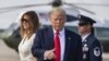 Presiden AS Donald Trump bersama ibu negara Melania Trump setibanya di Pangkalan Udara Militer Andrews, Maryland., 7 Juli 2019. (AP Photo/Manuel Balce Ceneta)