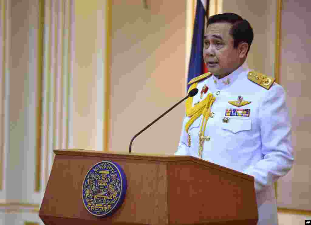 Gen. Prayuth Chan-ocha speaks after he accepted a royal command issued by King Bhumibol Adulyadej certifying his appointment as the country&#39;s 29th premier in Bangkok, Aug. 25, 2014.