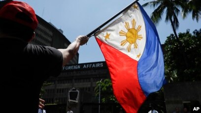 Ngoại trưởng Philippines: Ngoại trưởng Philippines đang là một trong những nhân vật chủ chốt trong quan hệ ngoại giao quốc tế. Tìm hiểu về những công việc, chính sách và hoạt động của ngài sẽ giúp bạn hiểu rõ về đất nước Filipin.