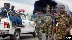 Un camion police ont arrêté des rebelles burundais capturés en RDC, le 21 janvier 2017.