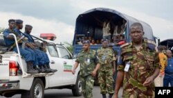 Sojojin Burundi suna rakiyar 'yan adawan Burundi da suka cafko daga kasar Dimokradiyar Congo