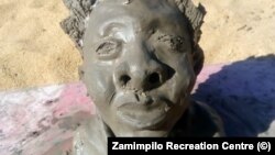 Isithombe somdaka esibunjwe ngabafundi eZamimpilo Recreation Centre koMbimba, ePlumtree.