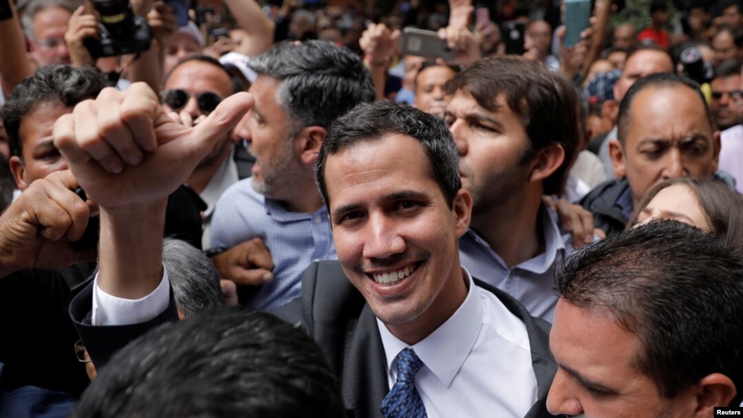 Prezidan Pwovizwa Venezuela a, Juan Guaido, yon ti moman anvan li te bay konferans pou laprès sou sitiyasyon an nan peyi a.
