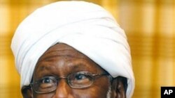 Sudan's leading Islamist opposition leader Dr. Shaikh Hassan Al-Turabi talks to the press in Doha (File Photo).