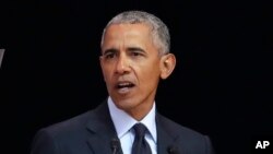 El ex presidente de EE.UU. Barack Obama, pronuncia un discurso en Sudáfrica, el martes 17 de julio de 2018. Obama anunció su apoyo a candidatos demócratas en las elecciones de medio término en noviembre.