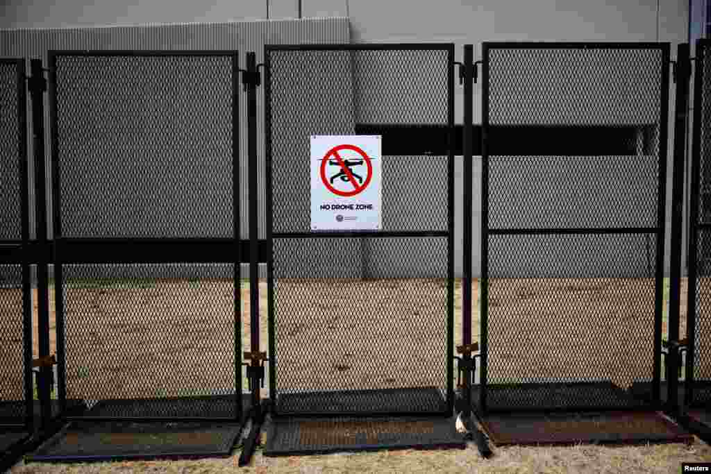 A sign warns against the use of drones outside the Quicken Loans Arena where the Republican National Convention is going to be held in Cleveland, July 16, 2016.