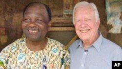 Tsohon shugaban Najeriya, Janar Yakubu Gowon, tare da tsohon shugaban Amurka, Jimmy Carter.