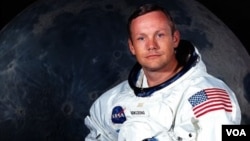 Foto de archivo de Neil Armstrong, cuyo funeral privado se realizará este día, en Cincinnati, Ohio.