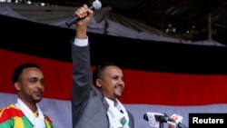 Jawaar Mohaammad (dir) num protesto em Kamisse, 2018