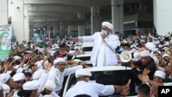 ای پي وايي سعودي عرب ته د شهاب ته تګ نه وړاندې پولیس په هغه په انټرڼېت د لوڅو خبرو او د ریاستي مفکورې د توهین الزامات لګولي وو