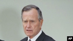 Rais George Herbert Walker Bush