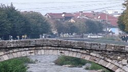 Kosovë: Miratohet në parim ligji për qendrën historike të Prizrenit