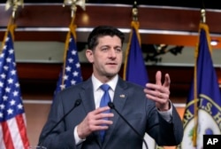 ທ່ານ ພອລ ​ຣາຍອັນ (Paul Ryan) ປະທານ​ສະພາ​ຕໍ່າກ່າວຢູ່ໃນກອງປະຊຸມຖະແຫລງຂ່າວ ກ່ຽວກັບການອະນຸມັດແຜນງົບປະມານ ໃນວັນທີ 22 ມີນາ 2018h 22, 2018.