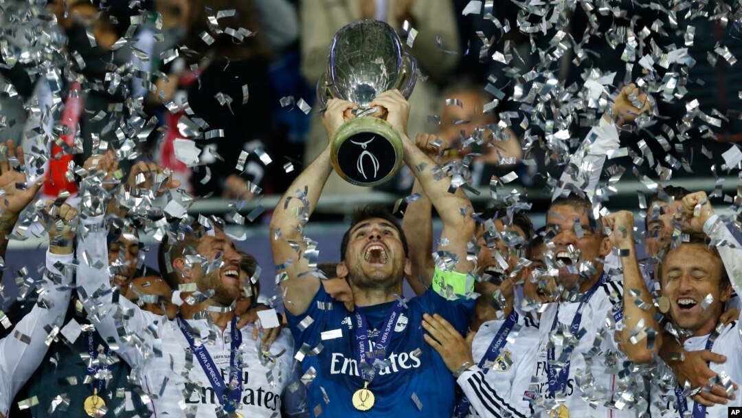 Ancelotti: "James y Kroos han estado muy bien, han ayudado mucho al equipo jugando bien, con buenas ideas y asociándose bien".