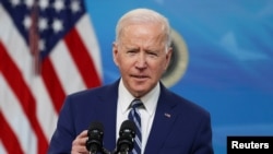 El presidente Joe Biden se dirige a la cámara durante su intervención desde la Casa Blanca, el 29 de marzo de 2021.