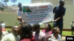 Youths affiliated to the Patriotic Forum for Zimbabwe Children of National Liberation War Veterans were demonstrating for the second-day running against sanctions. (Phot0/Irwin Chifera)