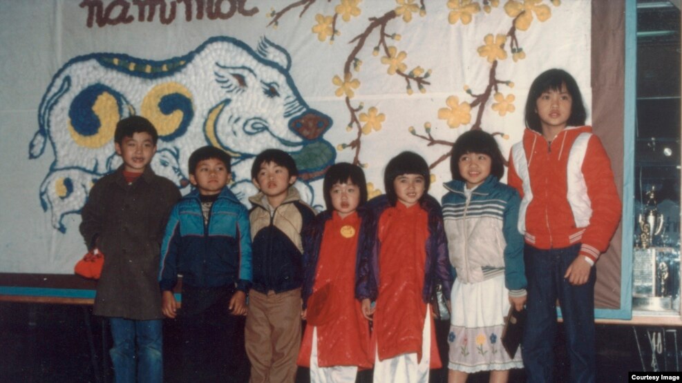 Trẻ em vui xuân đón Tết Quý Hợi 1983. (Ảnh: Bùi Văn Phú)