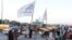 Bendera Taliban terlihat di sebuah jalan di Kabul, Afghanistan, 16 September 2021. (Foto: WANA/West Asia News Agency) via REUTERS)