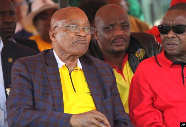 Le président Jacob Zuma, à gauche, lors d'un rallye à Bloemfontein, en Afrique du Sud, le 1er mai 2017.