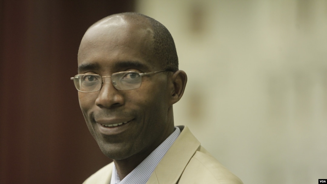 Professor' Leonce Ndikumana, yigisha ivyerekeye ubutunzi, kuri kaminuza ya Reta ya Massachussets Amherst