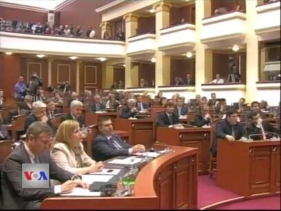 Shqipëri, Propozimi i shumicës për imunitetet