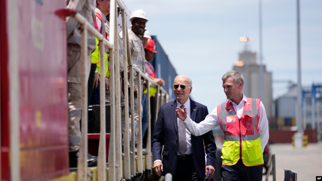 Prezida Joe Biden yerekwa inzira ya gali ya moshi izokoreshwa mu gutwara ubutare bufise akamaro gakomeye cane buvanywe muri Republika ya Demokrasi ya Kongo bugana mu bihugu vyo mu burengero bw’isi.