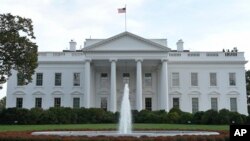 نمایی از ساختمان کاخ سفید در شهر واشنگتن پایتخت ایالات متحده آمریکا