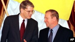 Пайфер та президент України Кучма. 1998-й рік
