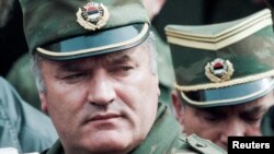 АРХИВНОЕ ФОТО: Ратко Младич в аэропорту Сараево