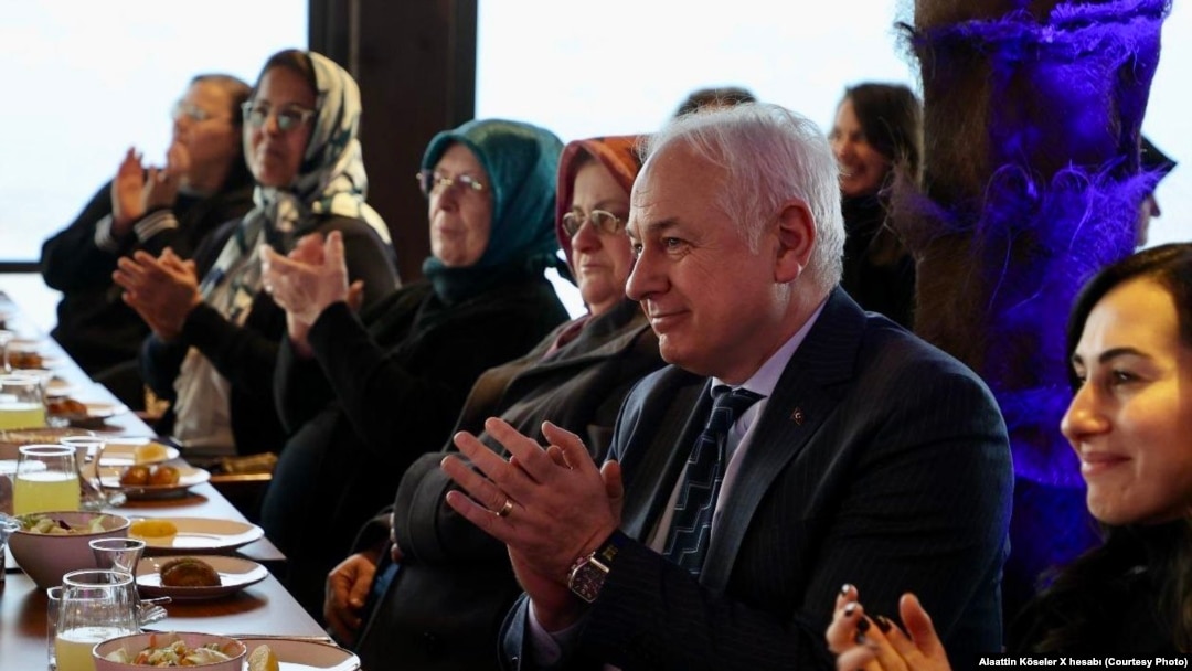 Beykoz Belediye Başkanı Alaattin Köseler, "ihaleye fesat karıştırmak" suçlamasıyla tutuklandı.