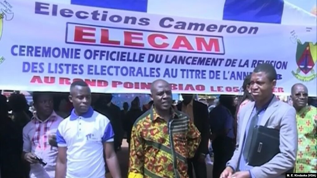 Les membres de Elections Cameroon (Elecam) Ã  Bafoussam, le 5 janvier 2018 (VOA/Moki Edwin). 