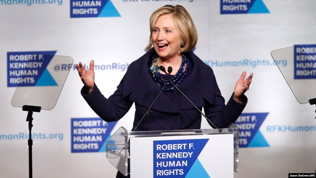 Mantan Menlu AS, Hillary Rodham Clinton berbicara dalam sebuah acara di New York (foto: dok).