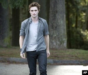 Latest Twilight Saga 'New Moon' Features Teenage Love, Supernatural Secret