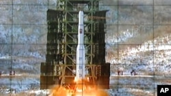 2012年12月朝鲜曾经成功发射了一枚远程火箭。