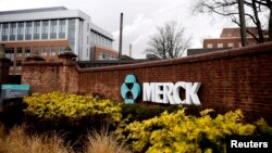 Kantor pusat perusahaan farmasi AS Merck & Co. di Linden, New Jersey (foto: dok). Merck akan membuka sebuah pusat riset di London, Inggris. 