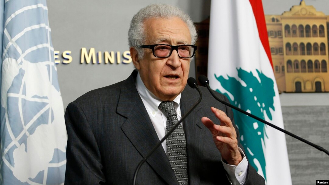 Utusan PBB-Liga Arab Lakhdar Brahimi hari Selasa (5/11) menjelaskan pengunduran perundingan damai Suriah di Jenewa (foto: dok). 