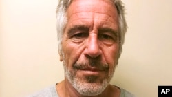 Jeffrey Epstein incorria a uma pena de até 45 anos de prisão