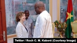 La ministre française des Armées, Florence Parly, à gauche, s'est entretenue avec le président burkinabè Roch Marc Christian Kaboré, à Ougadougou, Burkina, 20 juillet 2018. (Twitter/Roch C. M. Kaboré)