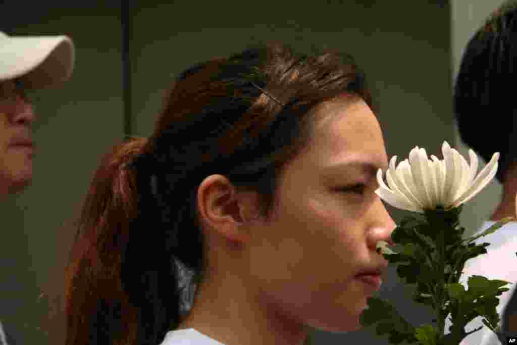 港人悼念胡耀邦与方励之 决心平反六四